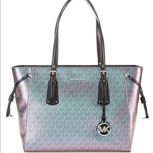 💞👜Michael Kors Voyager medium tote handba